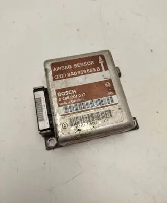 Audi A4 S4 B5 8D Airbag control unit/module 8A0959655B 96T32130163 0285001037
