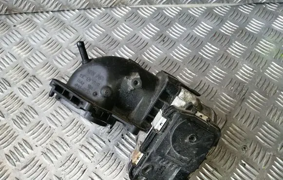 Volkswagen Tiguan Throttle valve 03C133062D 03C129721D