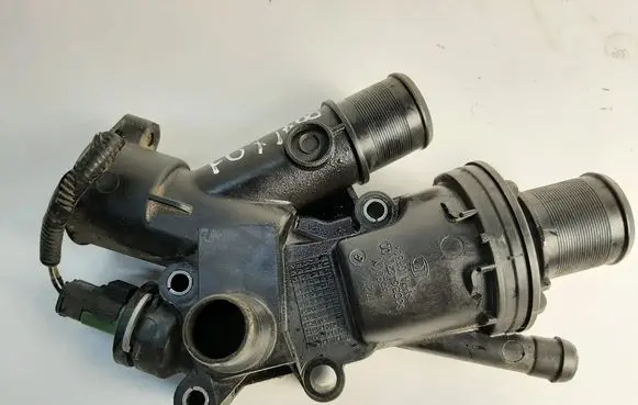 Ford Kuga II Thermostat housing 9803648780 980364878000