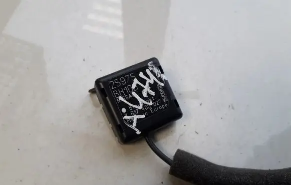 Nissan Qashqai Antenna control unit 25975bh10b