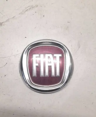 Fiat Freemont Manufacturer badge logo/emblem 