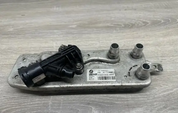 Engine oil radiator