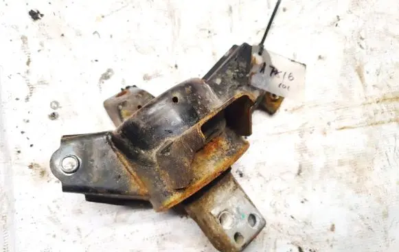 KIA Ceed Engine mount bracket 08020203