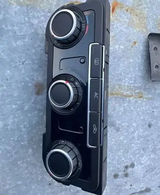 Volkswagen Tiguan Climate control unit 3C8907336AB 5HB00975120
