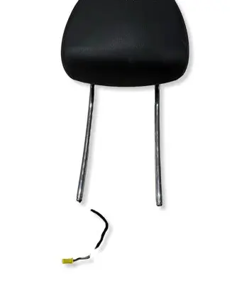 Mercedes-Benz C W204 Front seat headrest 