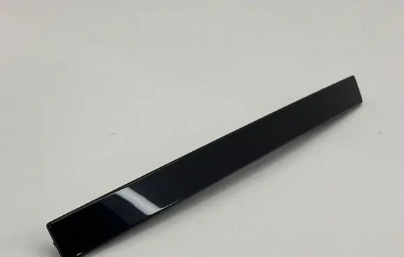 Volvo XC40 Rear door glass trim molding 31477935