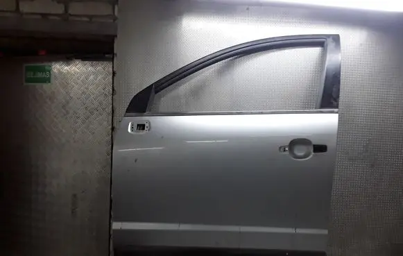 Opel Antara Front door
