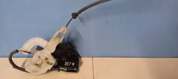 KIA Carens III Rear door lock 81420A4030