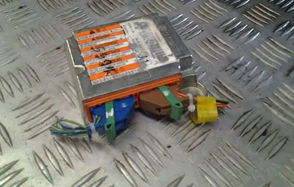 Opel Zafira A Airbag control unit/module 610631800