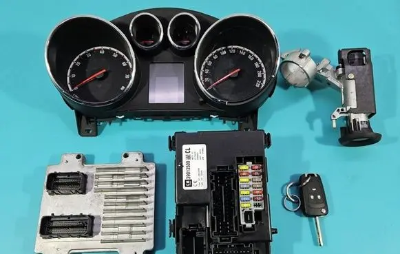 Opel Meriva B Engine control unit/module ECU 12679198 IMPRK1558340