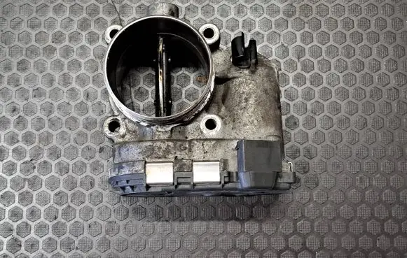 Volvo XC90 Throttle valve 8692720 0281002701