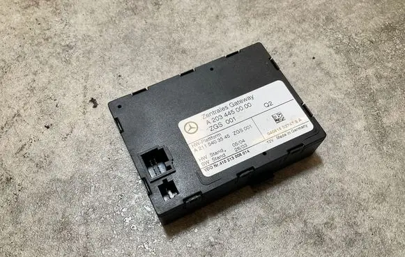 Mercedes-Benz C W203 Gateway control module A2034450000 A2115403545 410213008014