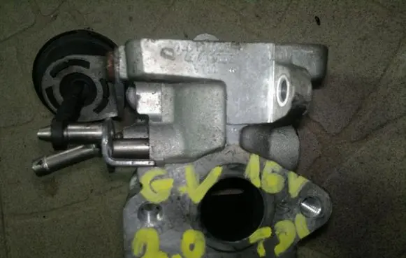 Volkswagen Golf V EGR valve 03G131063F