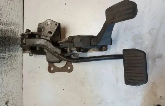 Volvo XC70 Accelerator throttle pedal 31329060 6PV01083403 C95YE02