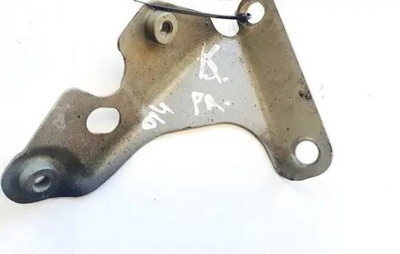 Audi Q7 4L Fender mounting bracket 4L0821135