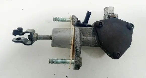 Honda FR-V Master brake cylinder