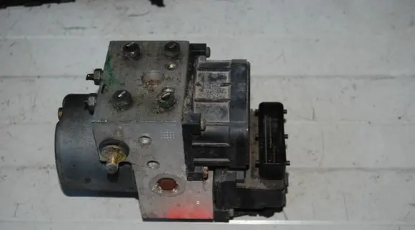 Nissan Almera N16 ABS Pump 476605M306 0265216899