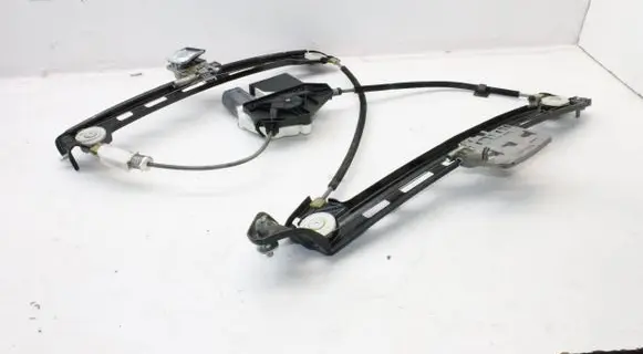 Volkswagen PASSAT CC Front door electric window regulator 3C8959702