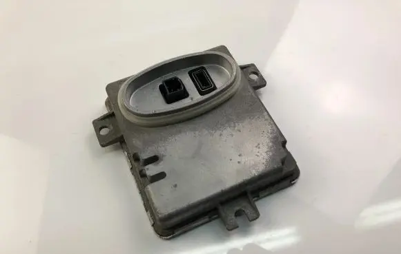 Volvo V50 Xenon control unit/module 6261110499