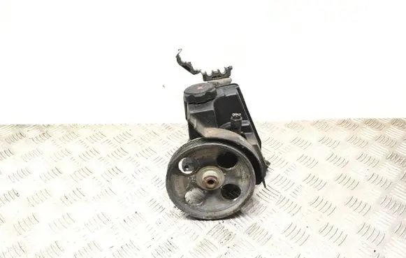 Peugeot 206 Power steering pump 9637058480 9636868880 26079836QN