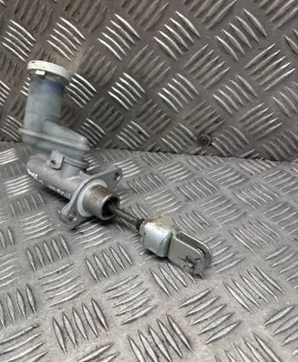 Mitsubishi Shogun Clutch master cylinder
