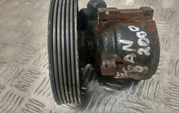 Renault Megane I Power steering pump 7700101192