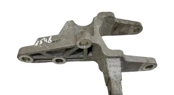 KIA Soul Engine mounting bracket 18025