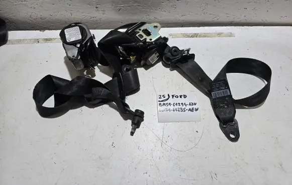 Ford Focus Set of seat belts bm5161294adw bm5161295aew