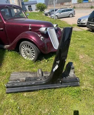 Volkswagen Golf Sportsvan Pillar (middle) 