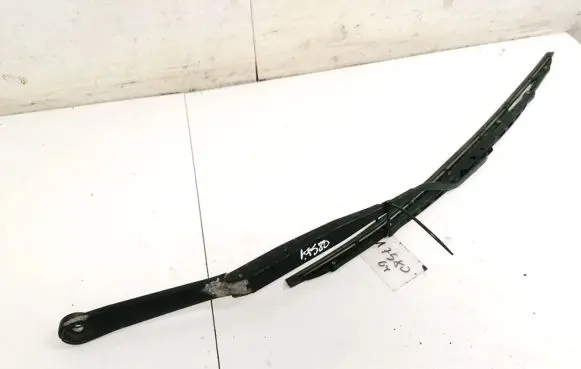 Front wiper blade arm