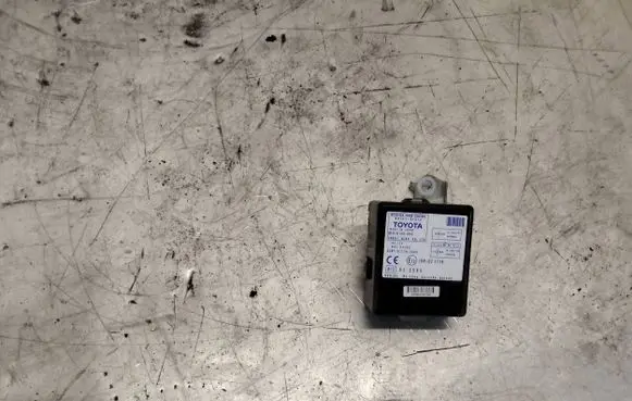 Toyota Corolla Verso AR10 Door control unit/module 897410F010 61B168000 10R021776