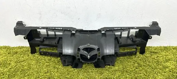 Mazda 3 II Front grill bcw8507m1