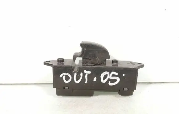 Mitsubishi Outlander Electric window control switch C8DD642M 0398D1 8608A182