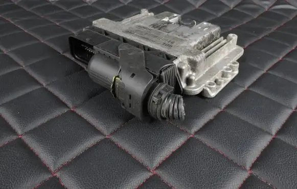 Alfa Romeo Giulietta Engine control unit/module 0281015950 51896961 442580SDM