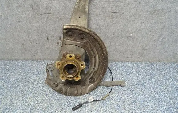 BMW 5 G30 G31 Front wheel hub spindle knuckle 6884381