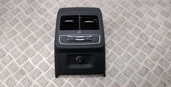 Rear air vent grill