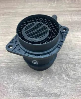 Skoda Octavia Mk2 (1Z) Mass air flow meter 0281002531 038906461B
