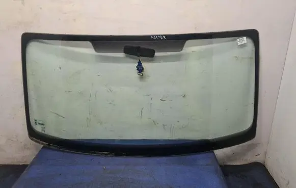 Renault Master II Front windscreen/windshield window 