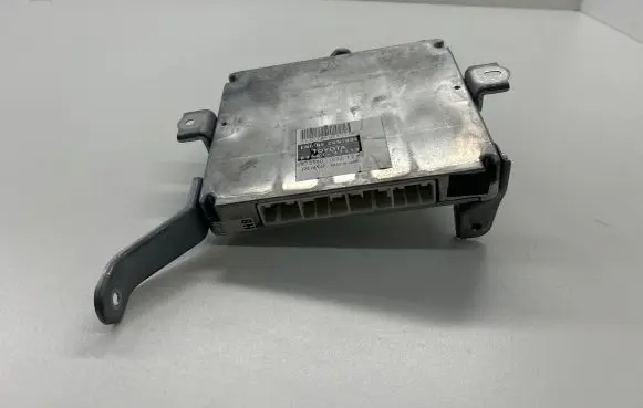 Toyota Prius (XW20) Engine control unit/module 8966147110 2751001633
