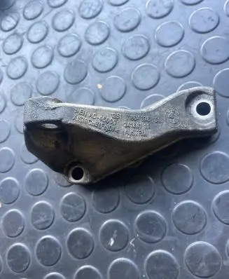 BMW 3 E90 E91 Fuel pump bracket 780437601
