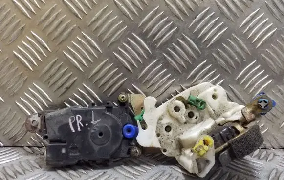 Subaru Legacy Front door lock
