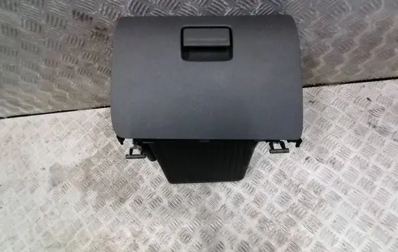 Ford Focus Glove box 