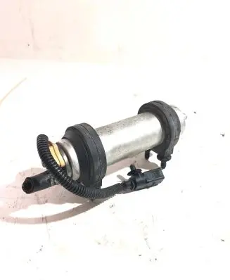 Audi Q7 4L Fuel injection high pressure pump 15T251 D654