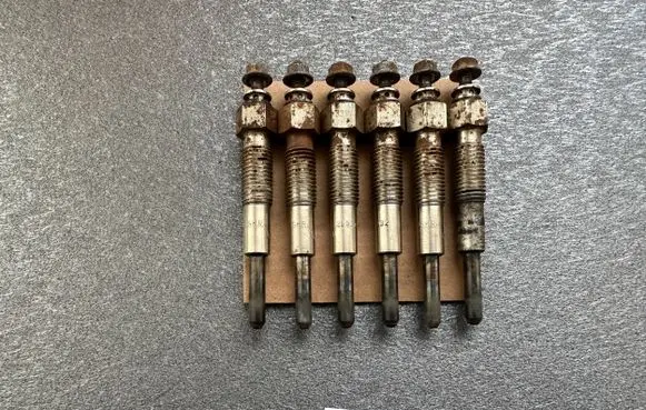 Nissan Patrol Y60 Glow plug 11065V7203 11065V7202