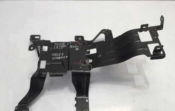 Peugeot 3008 II Other engine bay part 9824022880