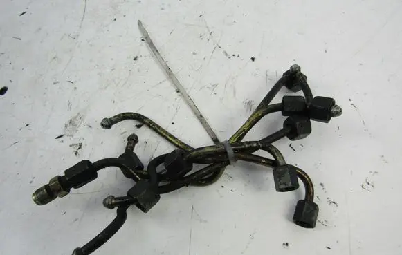 Skoda Superb B6 (3T) Fuel injector supply line/pipe 