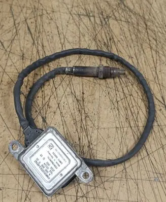 Mercedes-Benz S W221 Lambda probe sensor A0009057100