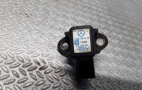 Mercedes-Benz C W203 Air pressure sensor A0041533128