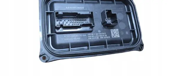 Mercedes-Benz S W223 Voltage converter/converter module 