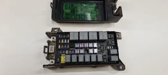 KIA Sorento Fuse module 911603E070 10051012080 Y08